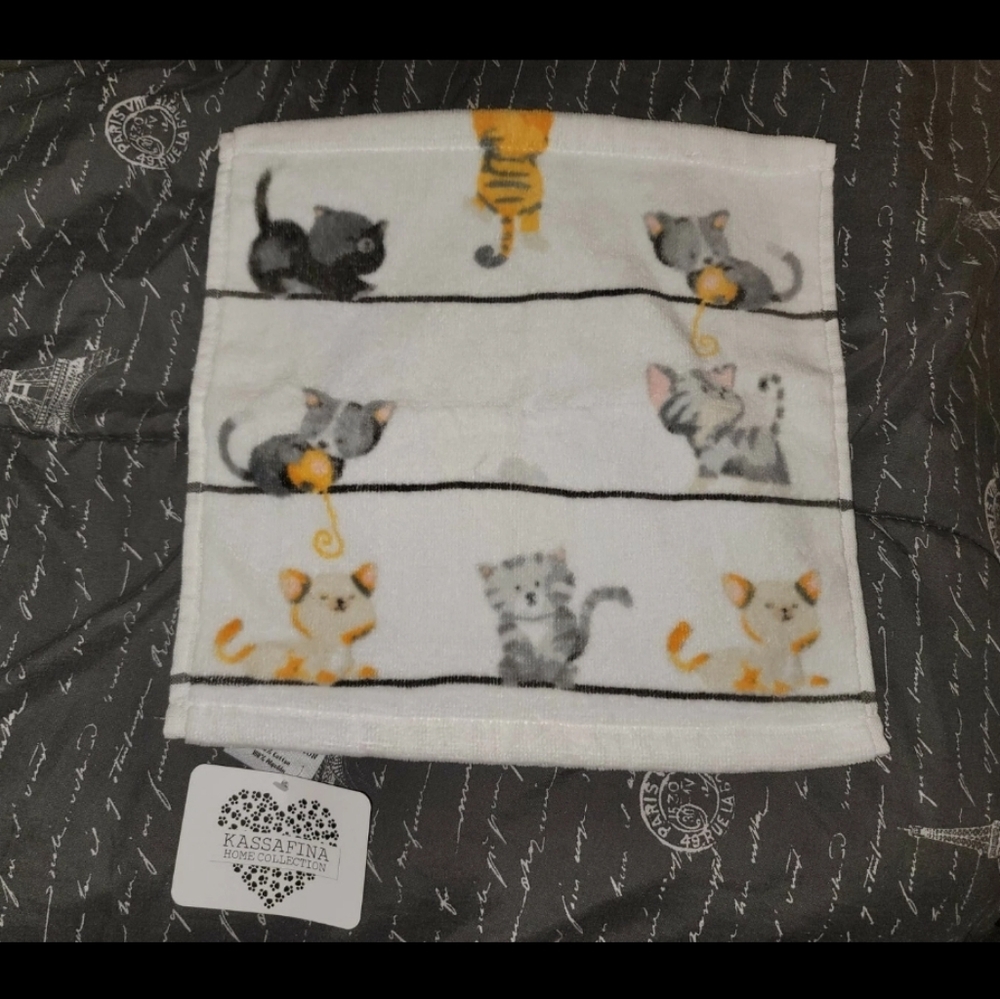 Kassafina Home Collection White and Orange Cat Small Hand Towel